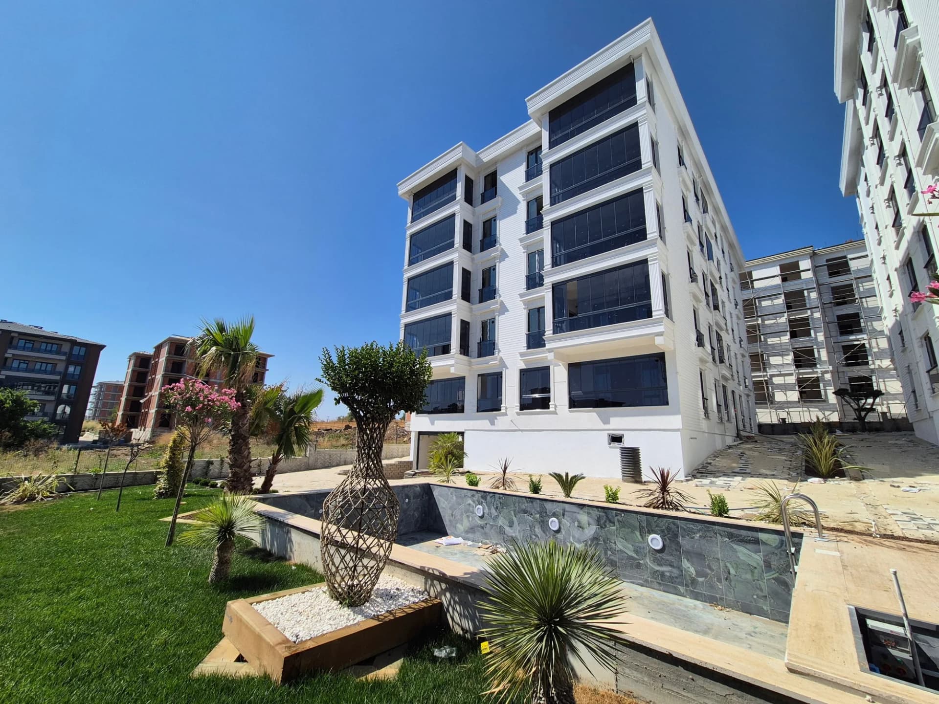 Prestijli Yaşam Fırsatı | Sıfır Proje Havuzlu Satılık 2+1 Daire | Atatürk Mah.