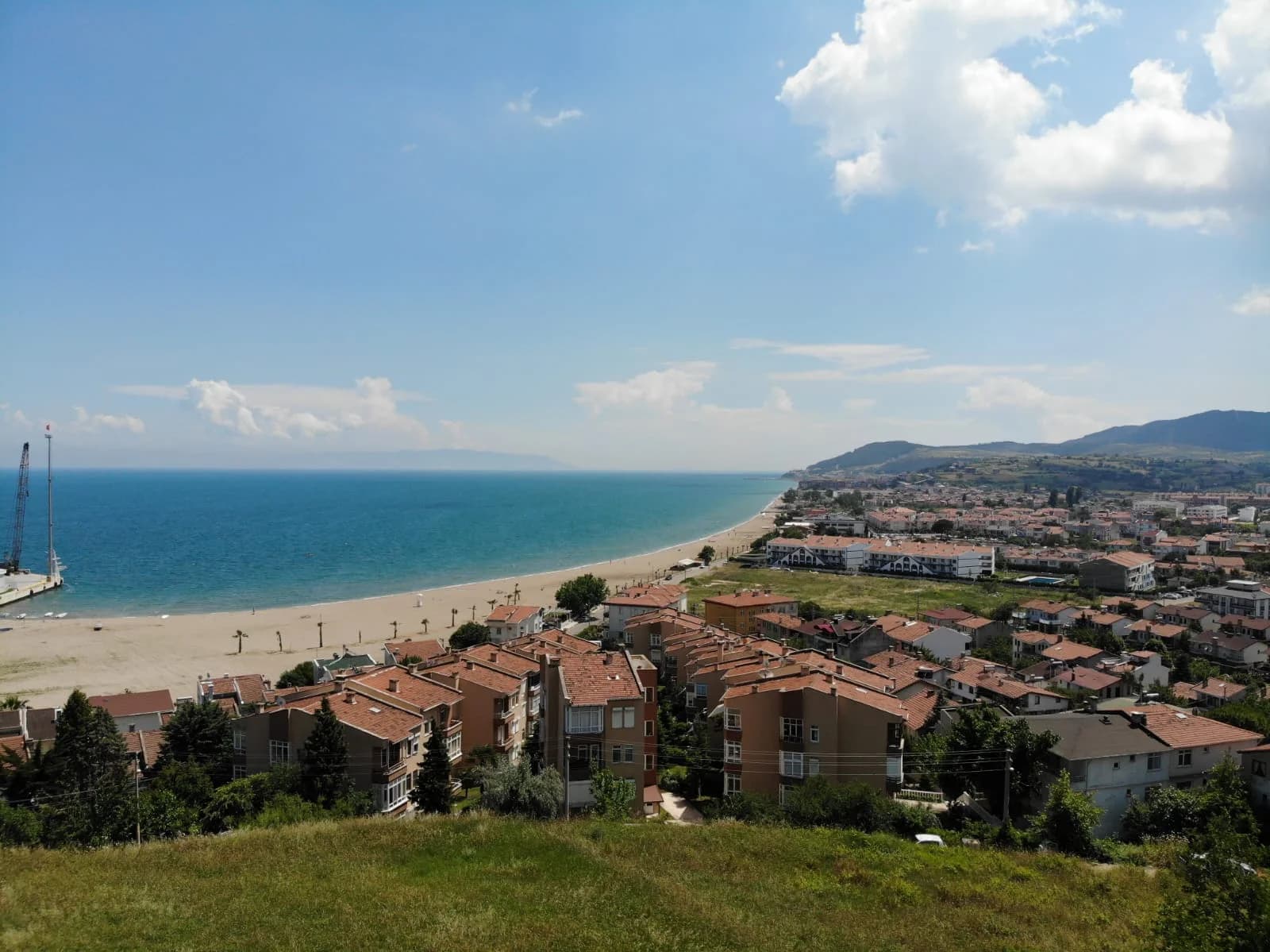 Panoramik Deniz Manzaralı | 3 Kat İmarlı 421 M² Konut Arsası | Kumbağ Mah. — görsel 1