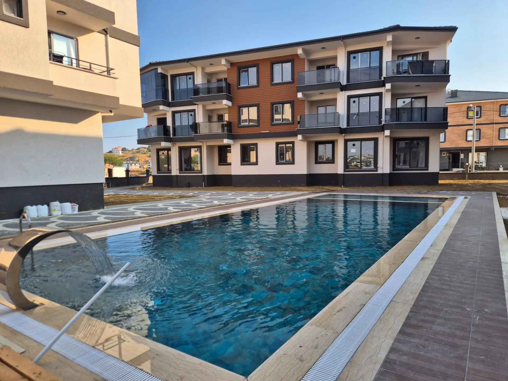 Seçkin Site Yaşamı | Bahçe Kat | Prestijli Projede 2+1 Daire | Kumbağ Mah. — görsel 1