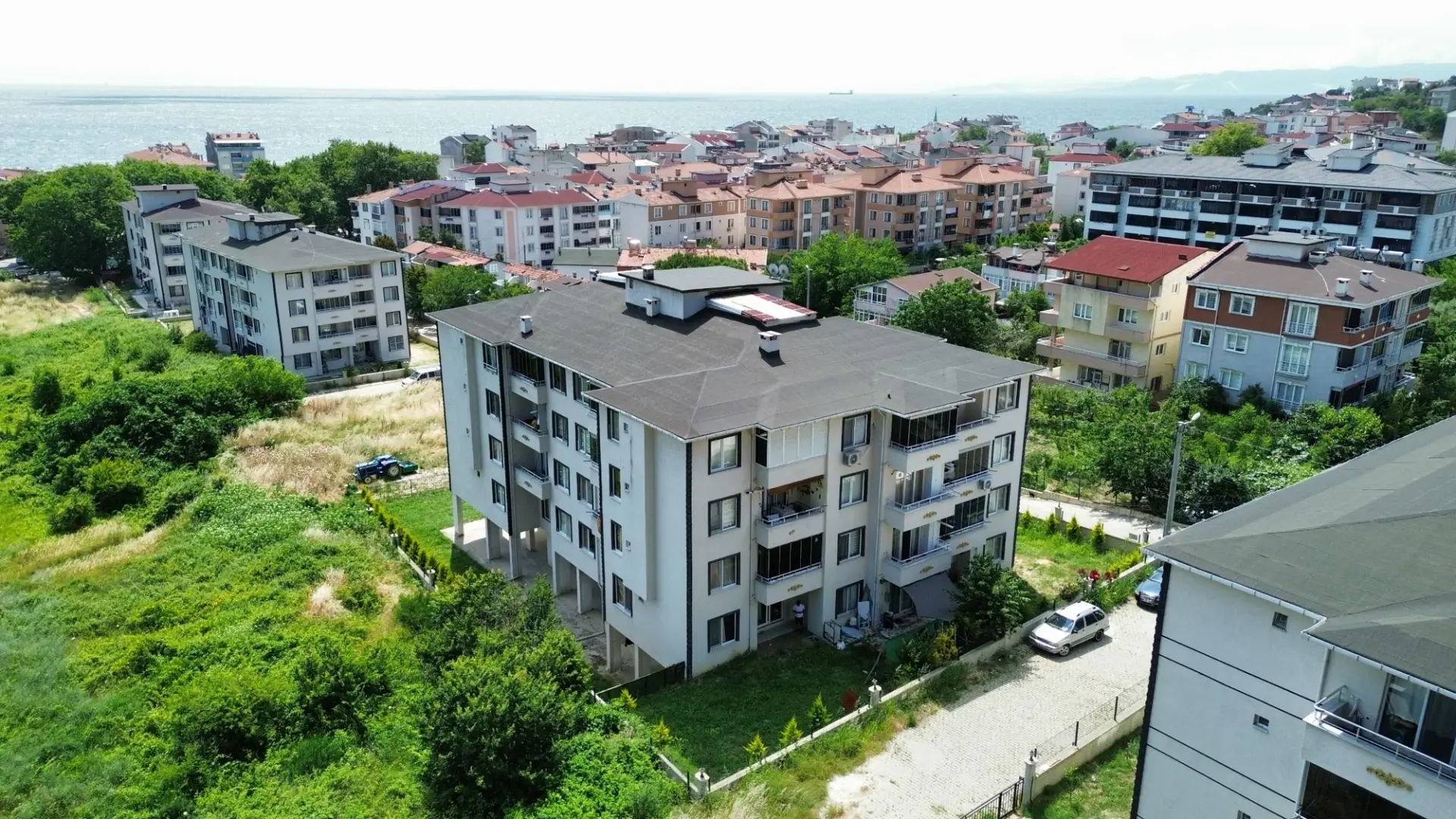 Pazar Sokağında | Denize ve Sahile Yakın | Bahçe Katı 2+1 Daire | Kumbağ Mah. — görsel 2